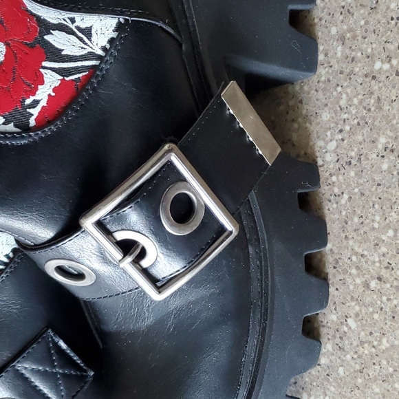 Ankle boots - Picture 2 of 8